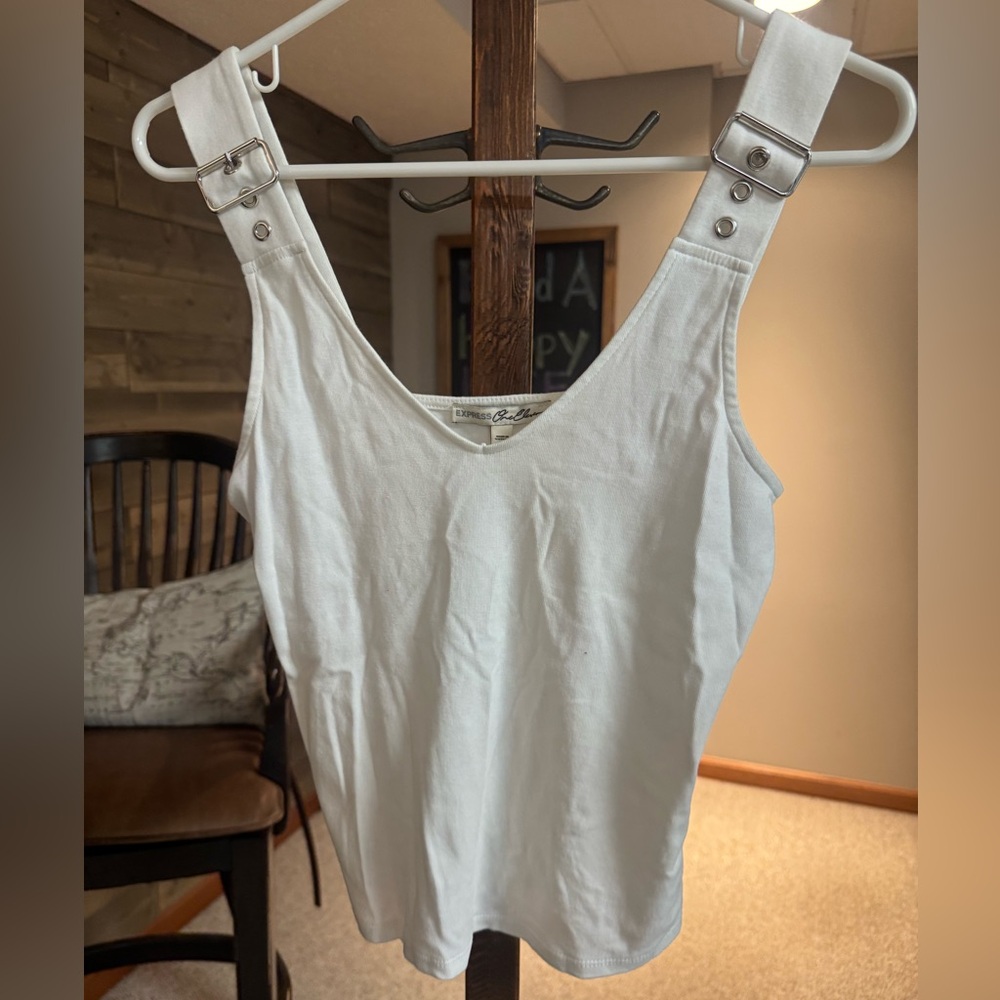 Express One Eleven White Top M
